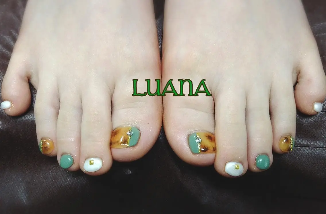 ネイル フットネイル LUANA  TAKAHASHIのネイルデザイン