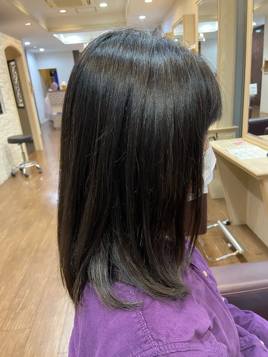 セミロング コバヤシ ユウスケのヘアスタイル