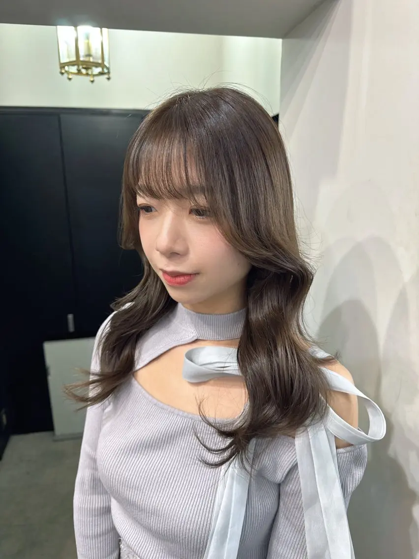 セミロング カラー ヘアアレンジ ヘアカラー トリートメント ヘアセット 韓国レイヤーカット/ 儚げカラーチナツのヘアスタイル