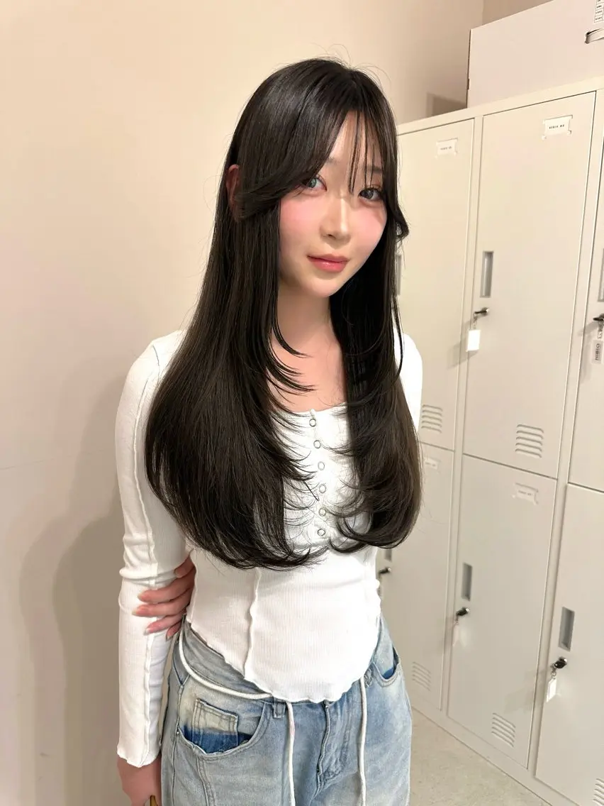 ロング 【ハイトーン特化】 Hugのヘアスタイル