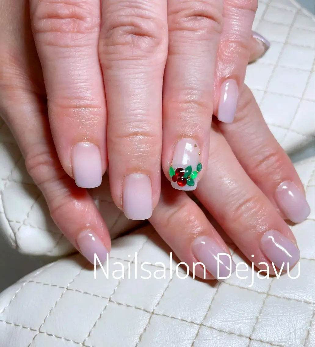 ネイル アートネイル ジェルネイル グラデーション 冬ネイル クリスマス Nail salon Dejavu 🌿のネイルデザイン