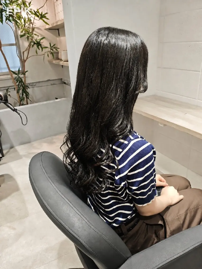 ロング カラー 齋藤 真理子のヘアスタイル