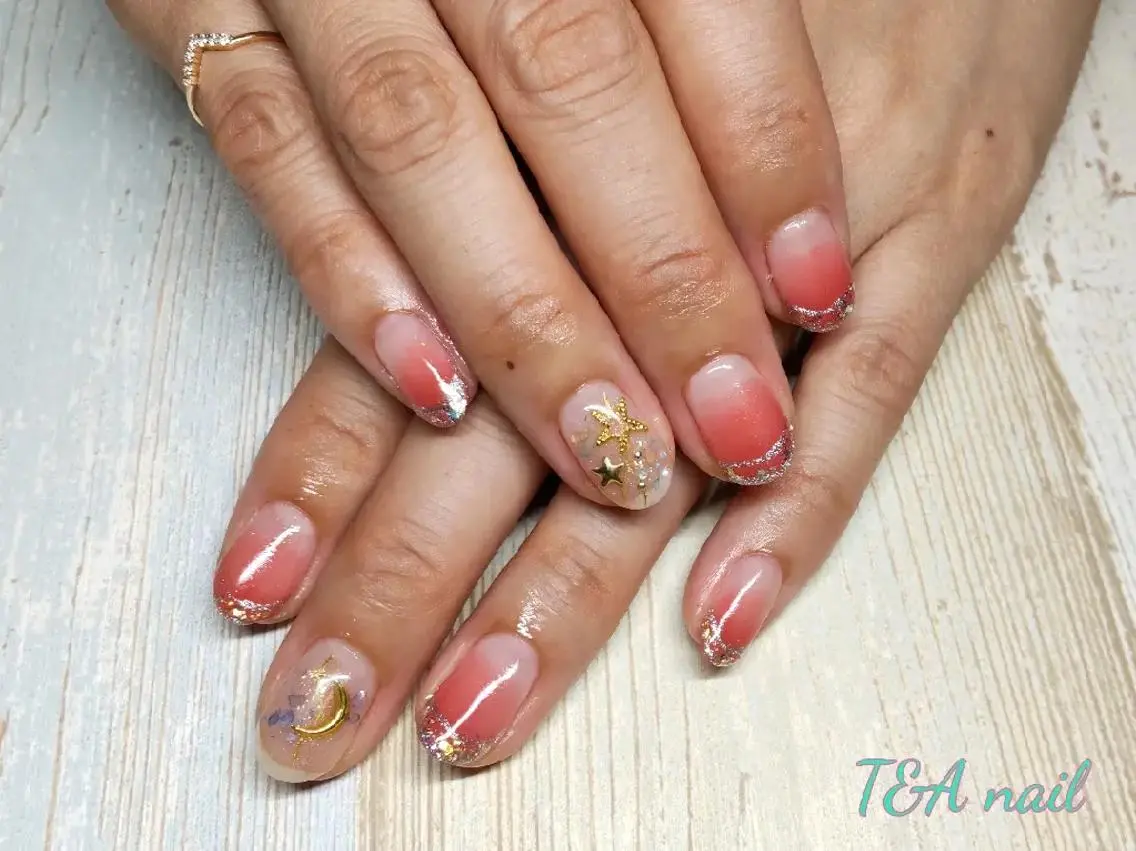 ミディアム ネイル 長さ出し ジェルネイル グラデーション ニュアンスネイル スカルプネイル T&A nailのネイルデザイン