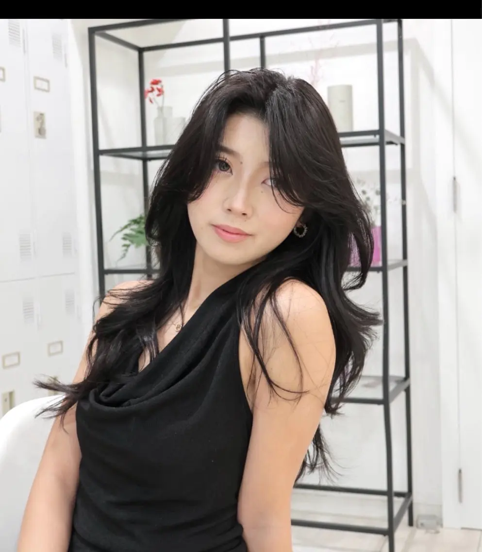 ロング 山下 凪澄のヘアスタイル