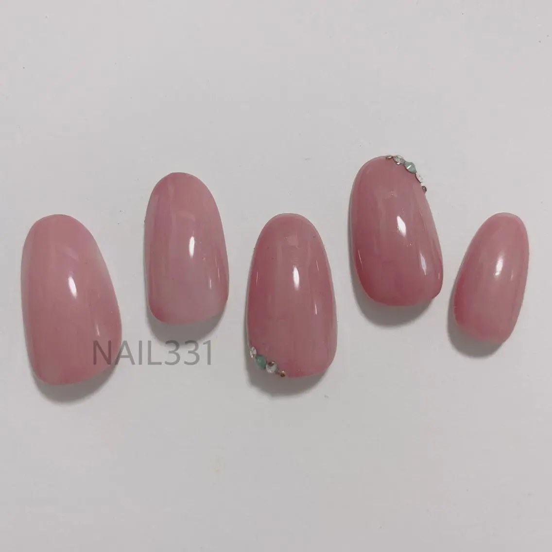 ネイル ワンカラーネイル ストーンネイル ハンドネイル Nail 331のネイルデザイン