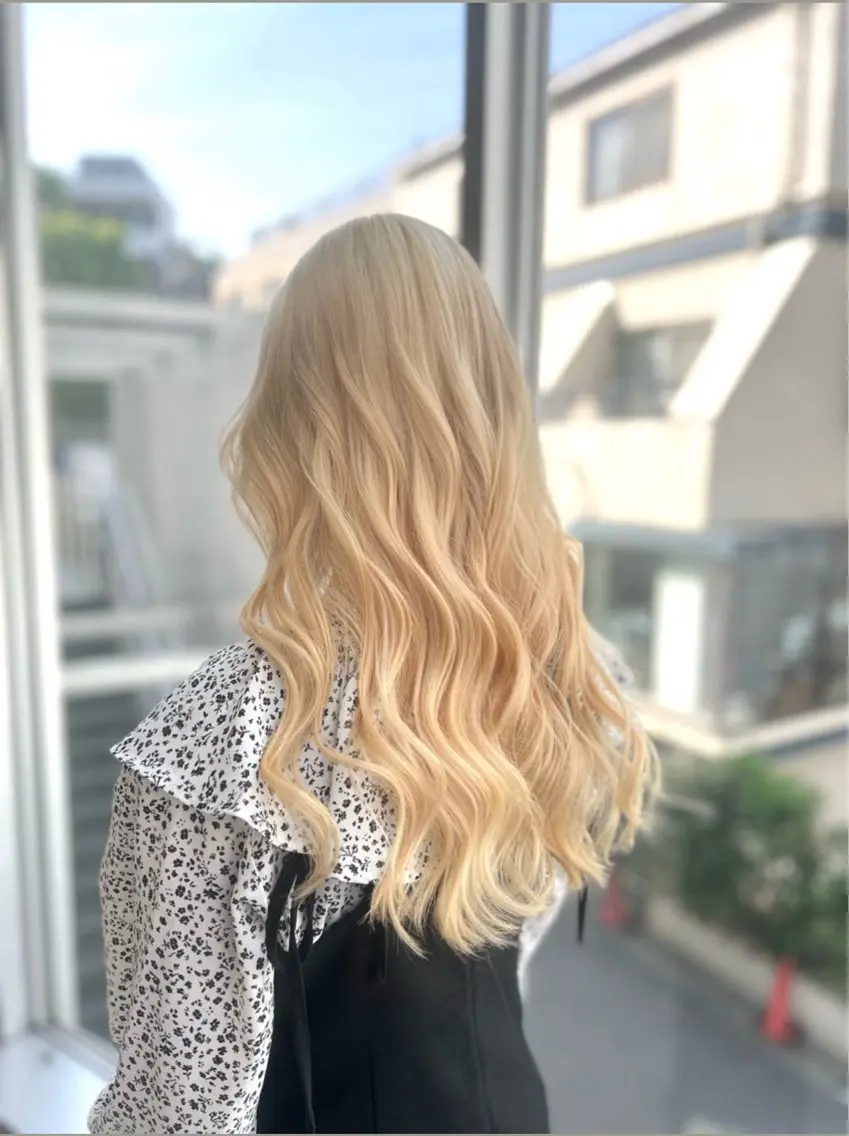 ロング カラー ヘアアレンジ 🎀ハイトーン・艶 カラー HANA🎀のヘアスタイル