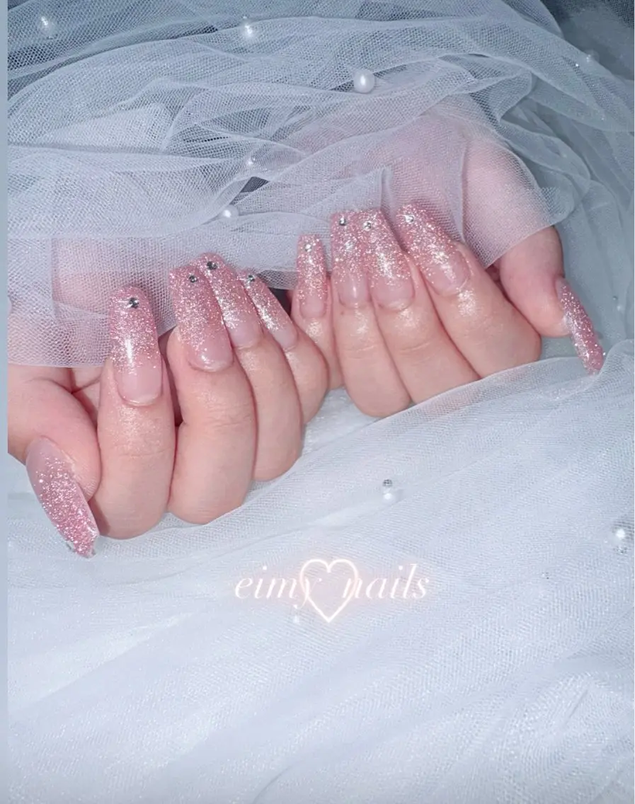 ネイル フラッシュネイル グラデーション ラメ(グリッター) ラメグラデーション ピンク ハンドネイル eimy nails♡のネイルデザイン