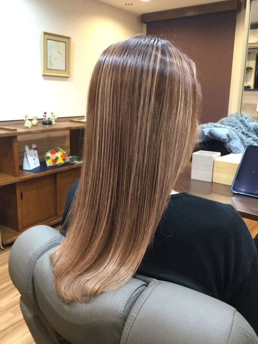 ロング カラー デザインカラー Annon プライベートサロンのヘアスタイル