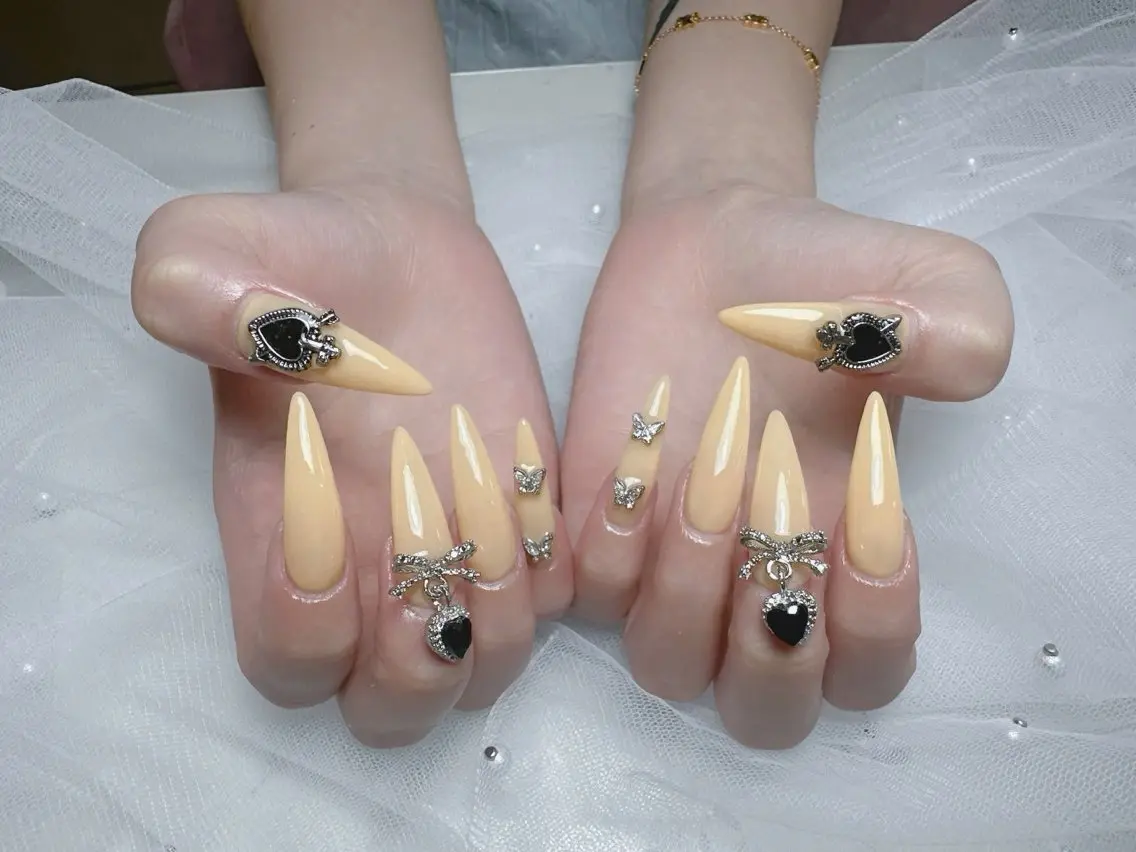 ネイル ブルー フットネイル フレンチネイル 韓国ネイル マグネットネイル ハンドネイル ハンドケア Hara Nail 【持ち込みOK】のネイルデザイン