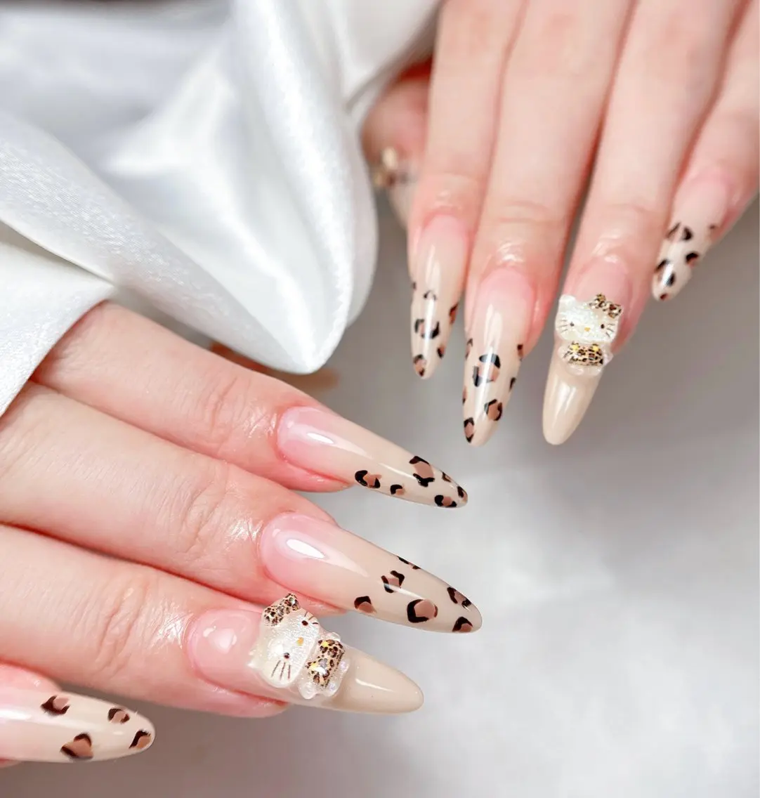 ネイル ハンドネイル ハンドケア Aura Nail ✨Ai✨のネイルデザイン