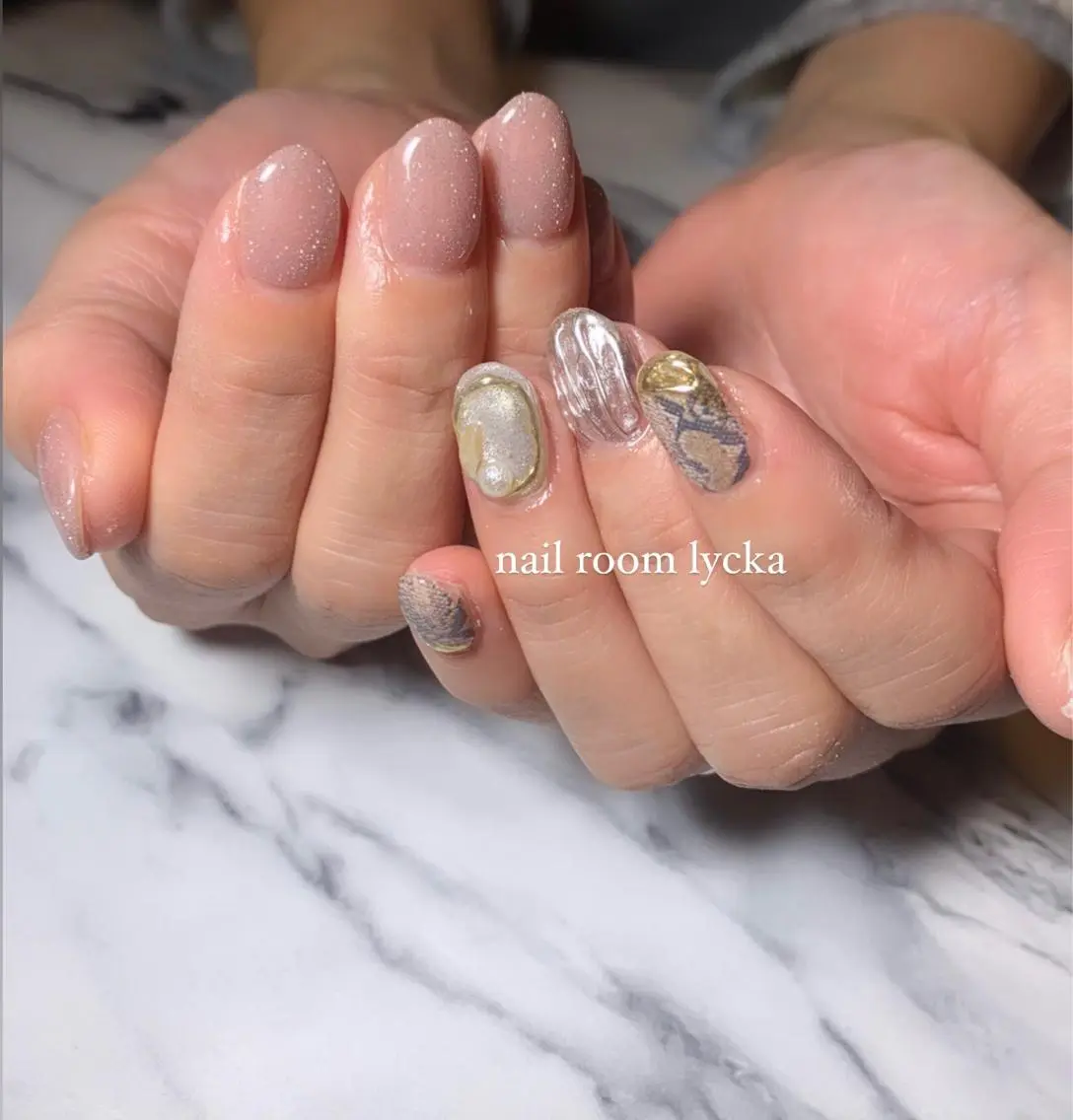 ネイル ﾈｲﾙﾙｰﾑﾘｯｶ 𝐦𝐚𝐲𝐮のネイルデザイン