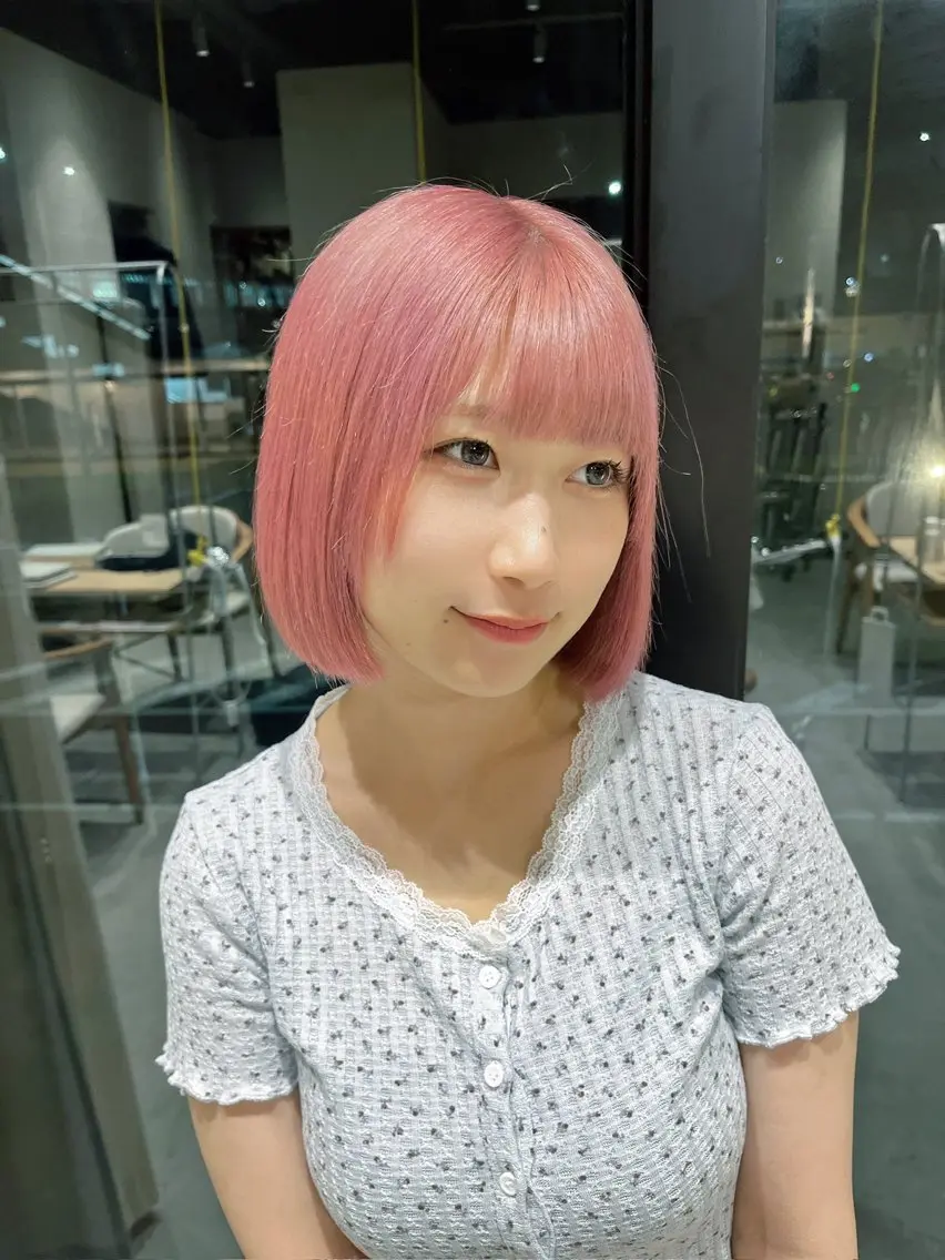 ショート カラー ヘアカラー ブリーチ/透明感ベー ジュ/ふじわら はゆのヘアスタイル
