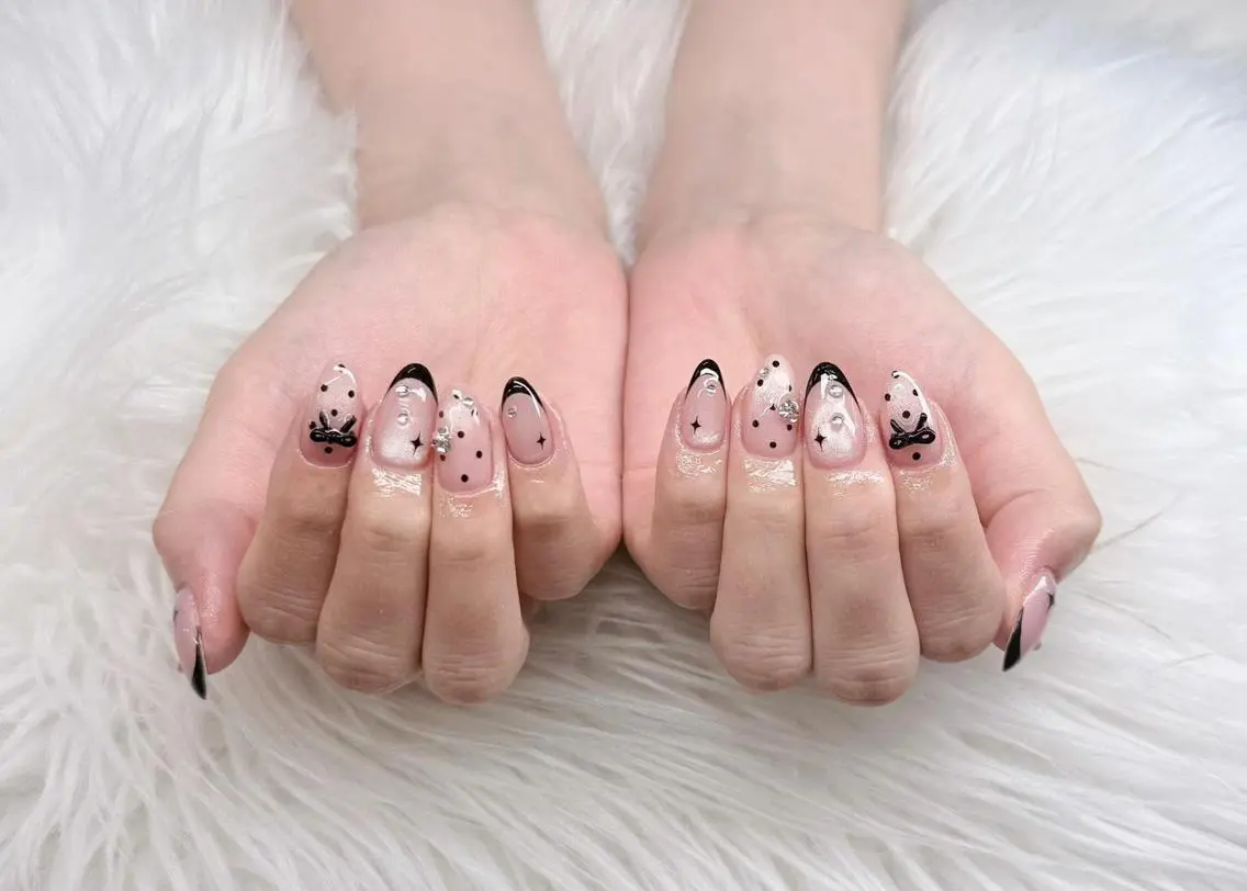 ネイル ガーリー 韓国ネイル 持ち込み リボン ワンホンネイル Melia Nail Nambaのネイルデザイン
