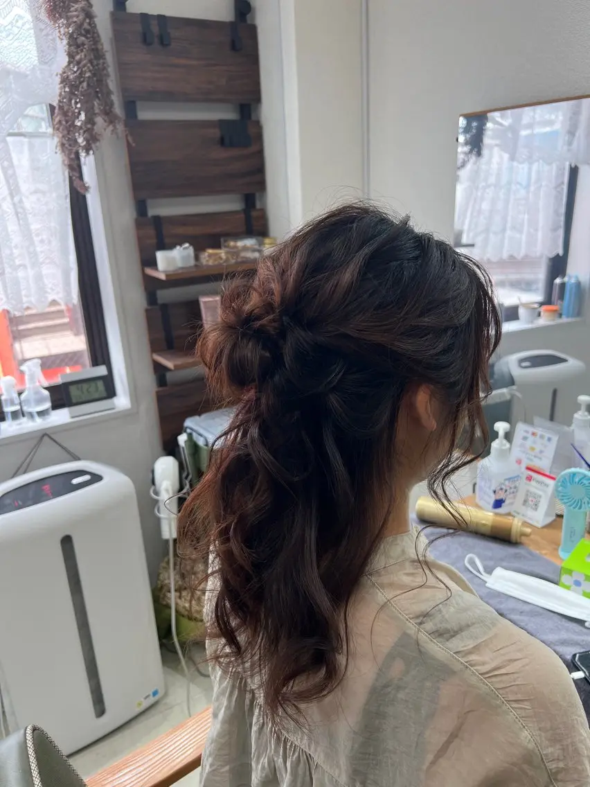 セミロング ヘアアレンジ ハーフアップ お団子ヘア 山室 敬義のヘアスタイル