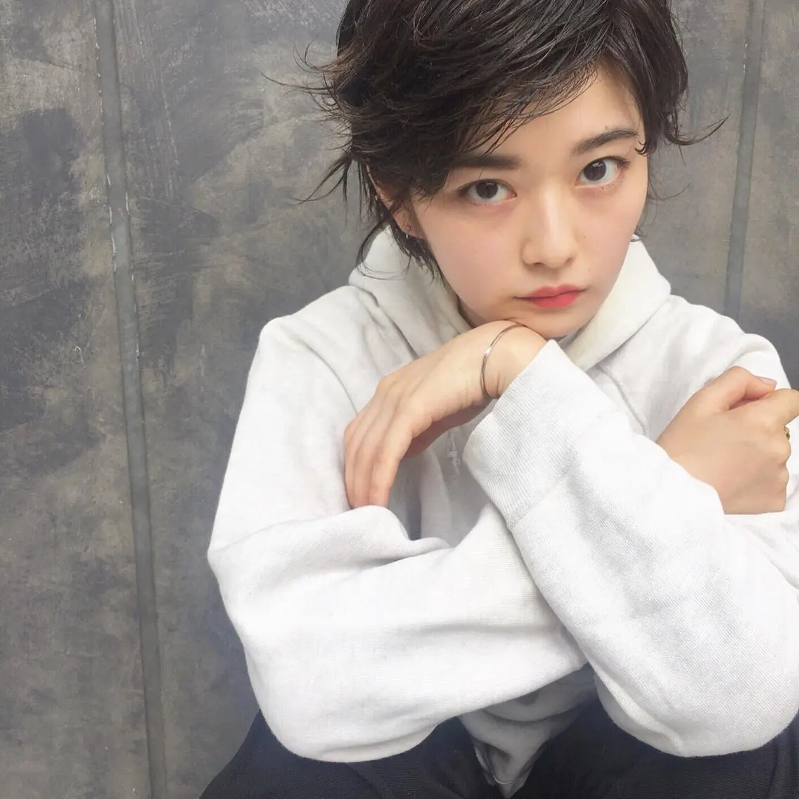 ショート カラー ハンサムショート ブルーカラー ブルージュ ショートヘア レイヤーカット BLend 渋谷のヘアスタイル
