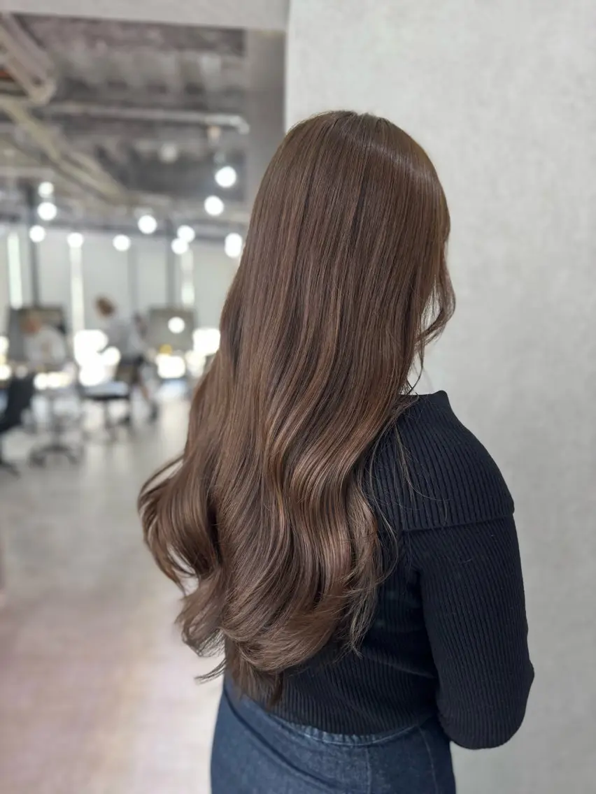 ロング カラー アッシュ アッシュブラウン ベージュカラー 黒髪 ブリーチ カット ヘアカラー トリートメント 赤み無し柔らかカラー 【梅田】madokaのヘアスタイル