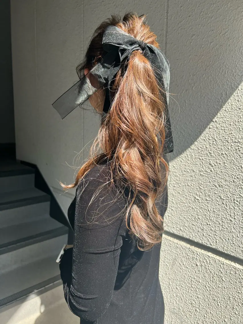 ロング カラー ヘアアレンジ ベージュカラー ブリーチ ブリーチなしカラー オリーブベージュ カラーパティシエ facce🌼ikoのヘアスタイル
