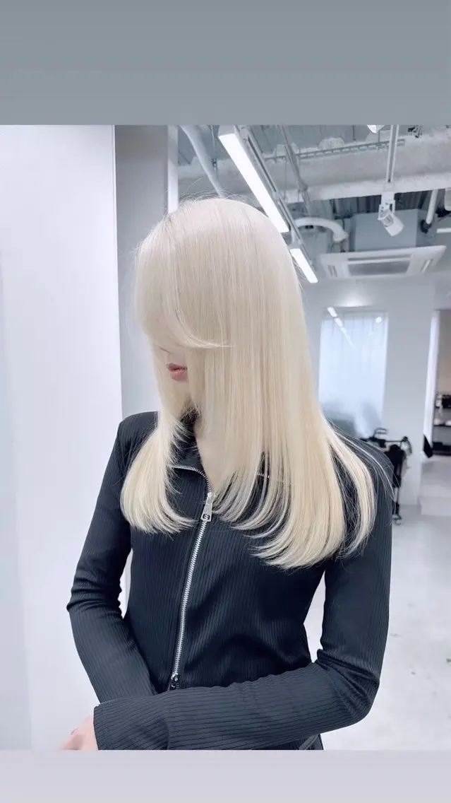 セミロング Maia🦋 博多 透明感カラーのヘアスタイル