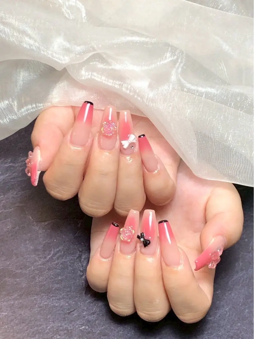 ネイル アートネイル チークネイル 長さ出し フラワーネイル フレンチネイル ハンドネイル ハンドケア NEW NAIL 池袋のネイルデザイン
