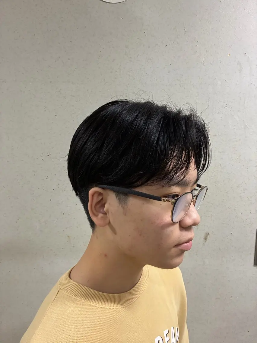 ミディアム 大嶋 優人のヘアスタイル