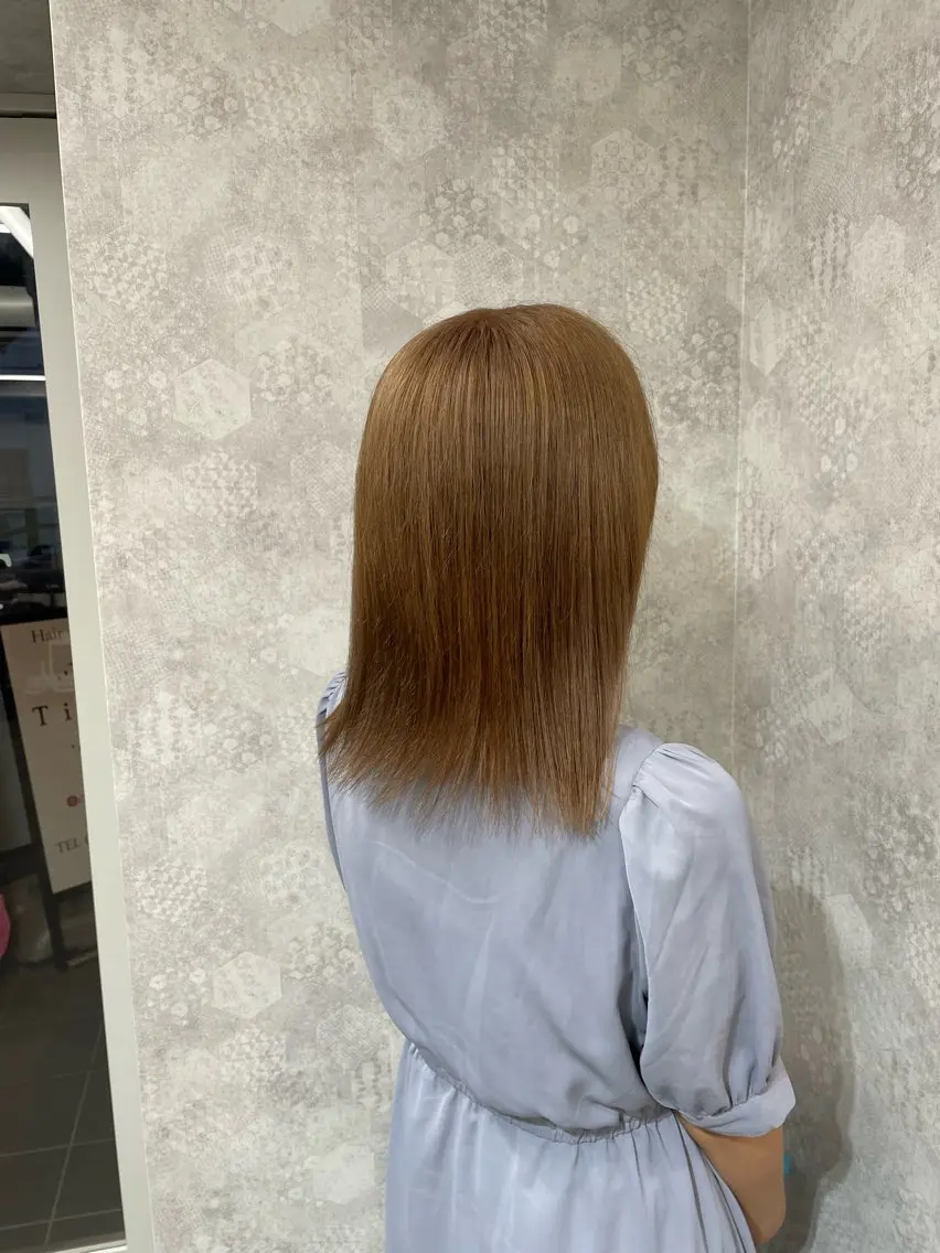 ミディアム カラー アッシュ アッシュグレー ベージュカラー ブリーチ ブロンド 【ときめき屋さん🎀 ハイトーン大和🎀】のヘアスタイル