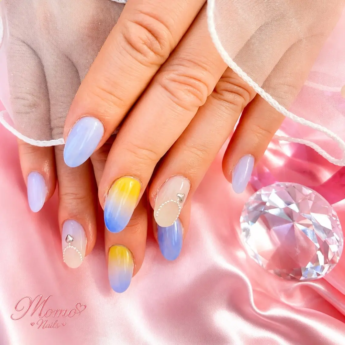 ミディアム 🩷Momo Nails🩷のネイルデザイン