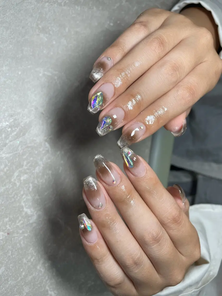 ネイル LAVISH 大和店 emi・:*+のネイルデザイン