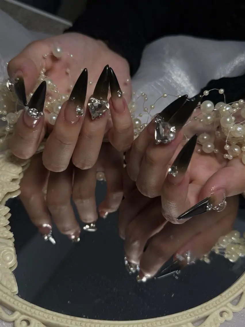 ネイル ハンドネイル Rinaky Amee Nailのネイルデザイン