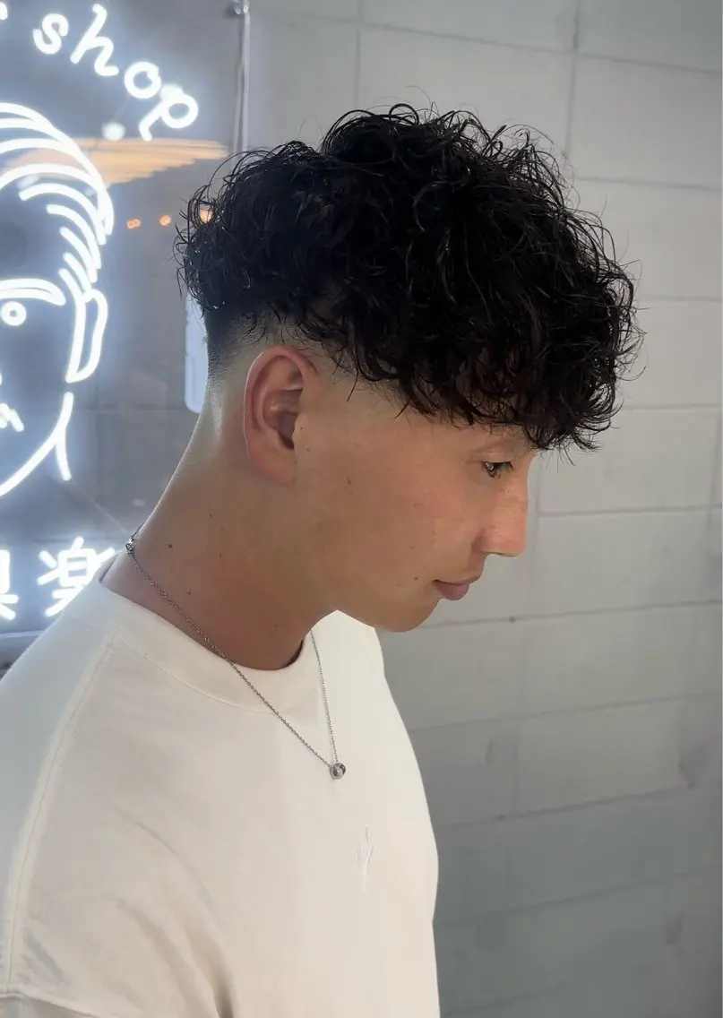 ショート パーマ メンズ 刈部倶楽舞　山下 敦史のヘアスタイル