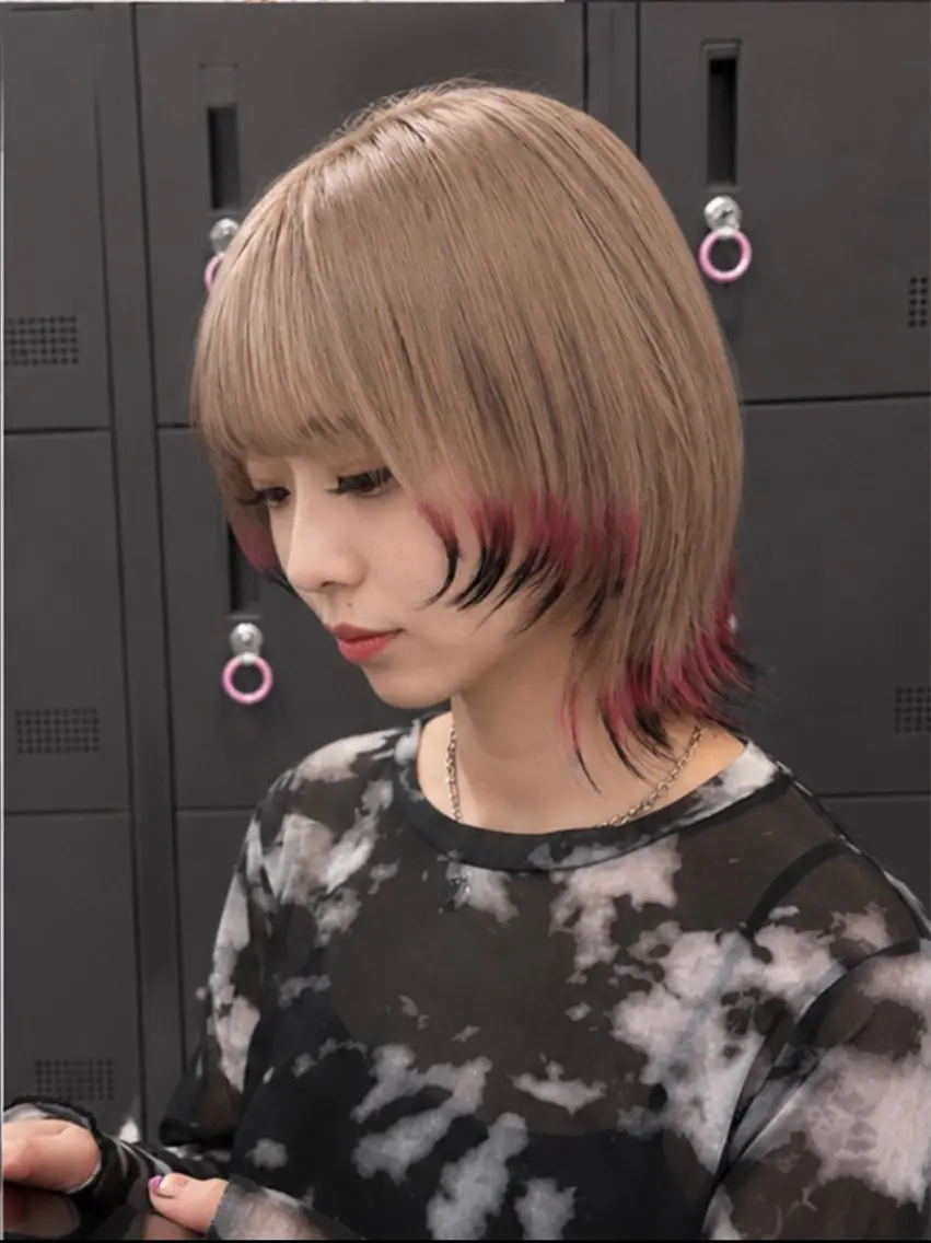 ショート 🍒ベージュ×エンド カラー🍒まゆかのヘアスタイル