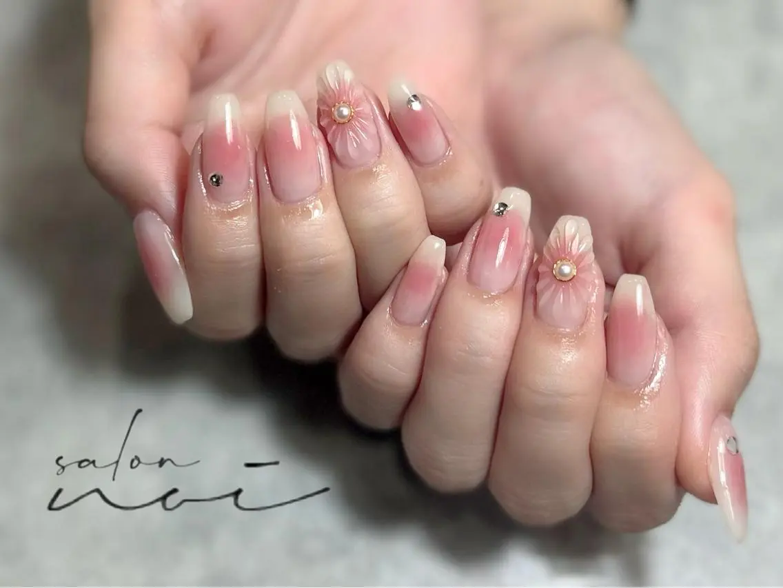 ネイル チークネイル フラワーネイル ハンドネイル salon noiのネイルデザイン