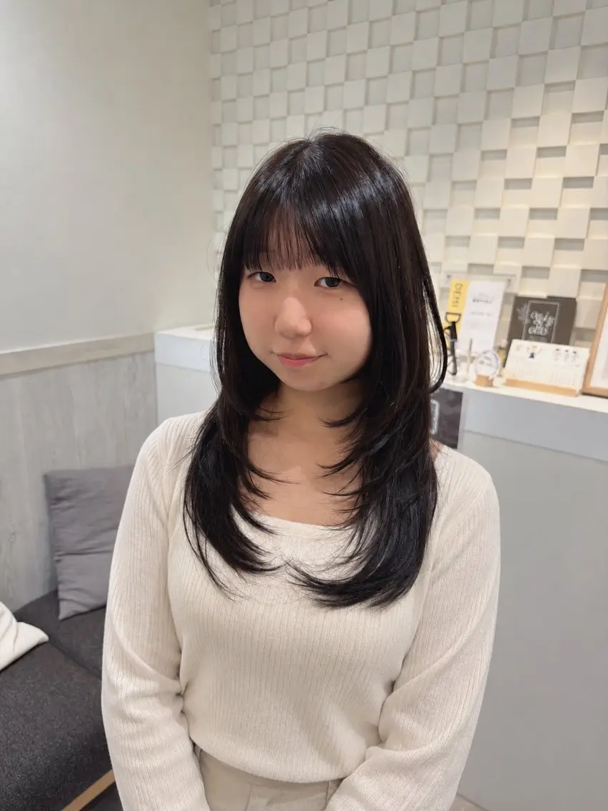 ロング カラー ハッシュカット レイヤーカット カット ヘアカラー 京谷 日向のヘアスタイル