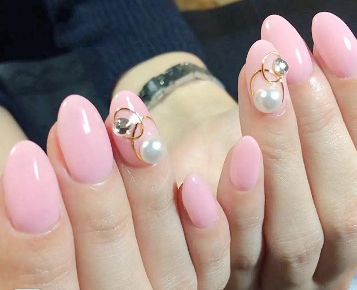 ネイル ハンドネイル フットネイル ハンドケア AngelChris ビューティーサロンのネイルデザイン