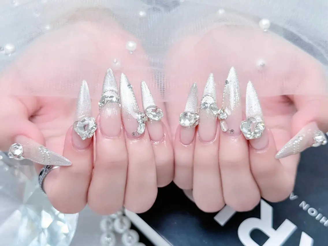 ネイル アートネイル ジェルネイル 韓国ネイル ロングネイル 持ち込み ハンドネイル ハンドケア Blingg NailStudioのネイルデザイン