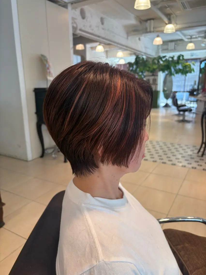 ショート カラー ハイライトカラー ピンクカラー ハイライト ショートヘア カット ヘアカラー 菊池 菜月のヘアスタイル