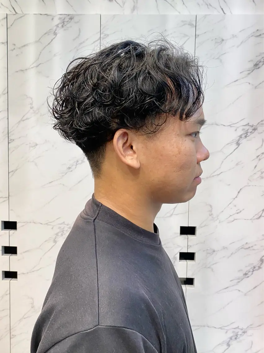 パーマ メンズ カット パーマ トリートメント マツザキ マナトのヘアスタイル