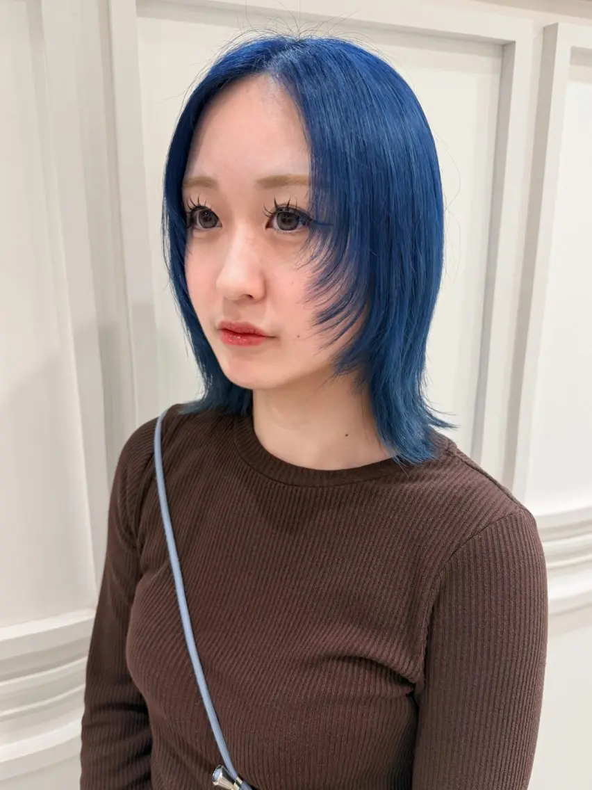韓国風カット+ダブルカラー👱🏻♀️🤍《艶ハイトーンと韓国風カットで見違える自分に💕》の写真
