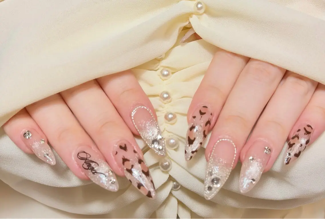 ネイル アニマル柄 グラデーション マグネットネイル ハンドネイル ✨韓国✨nail salonLumieのネイルデザイン