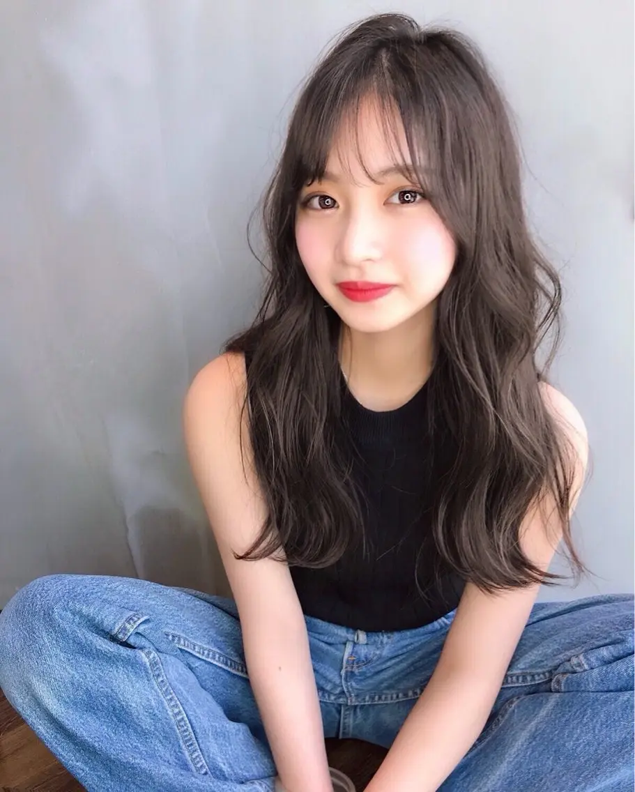 セミロング カラー 塩崎 未格のヘアスタイル