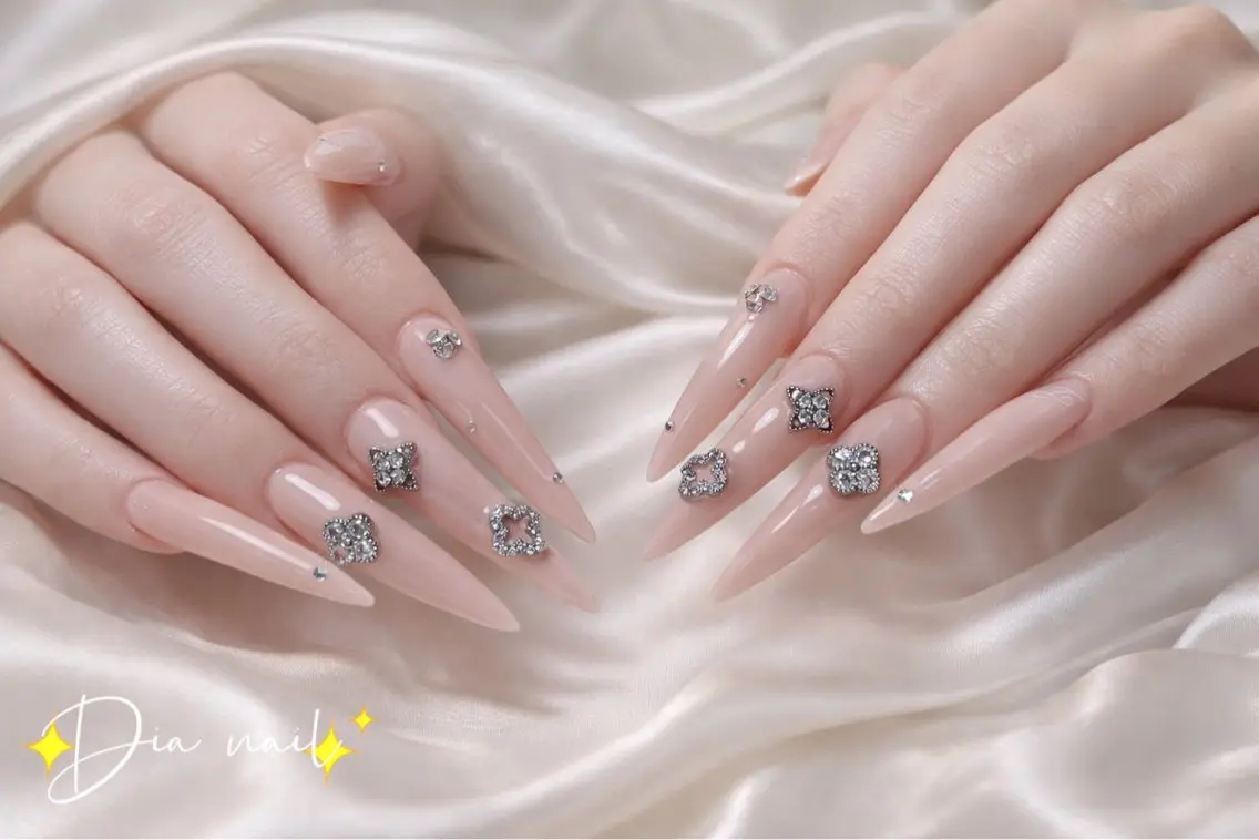 ネイル チークネイル ジェルネイル グラデーション マグネットネイル ニュアンスネイル Di'a nail ネイルサロンのネイルデザイン