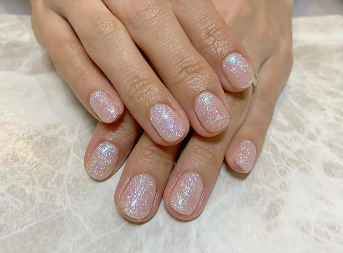 ネイル オーロラネイル ブルー キラキラネイル ラメ(グリッター) 🧸熊谷 かほ🧸のネイルデザイン