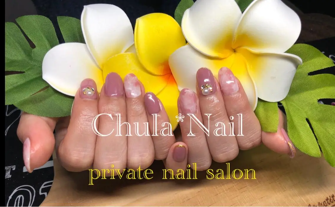 ミディアム ネイル ハンドネイル ハンドケア ëmma nail_ by chulaのネイルデザイン