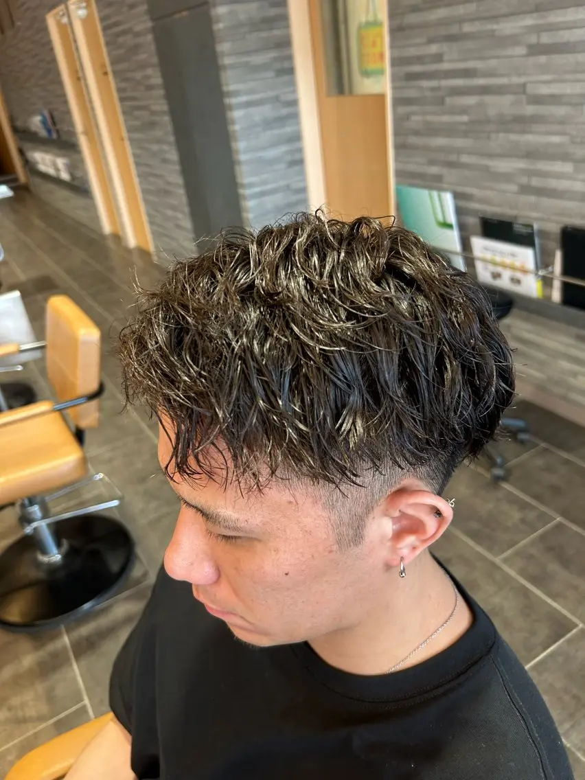パーマ メンズ メンズパーマ メンズツイストパーマ ツイストパーマ 川野 柚奈のヘアスタイル