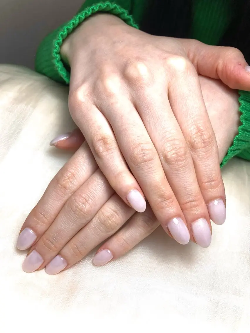 ネイル ラメ(グリッター) ワンカラーネイル ピンク ホワイト ハンドネイル PLAIN nail KAZUKIのネイルデザイン
