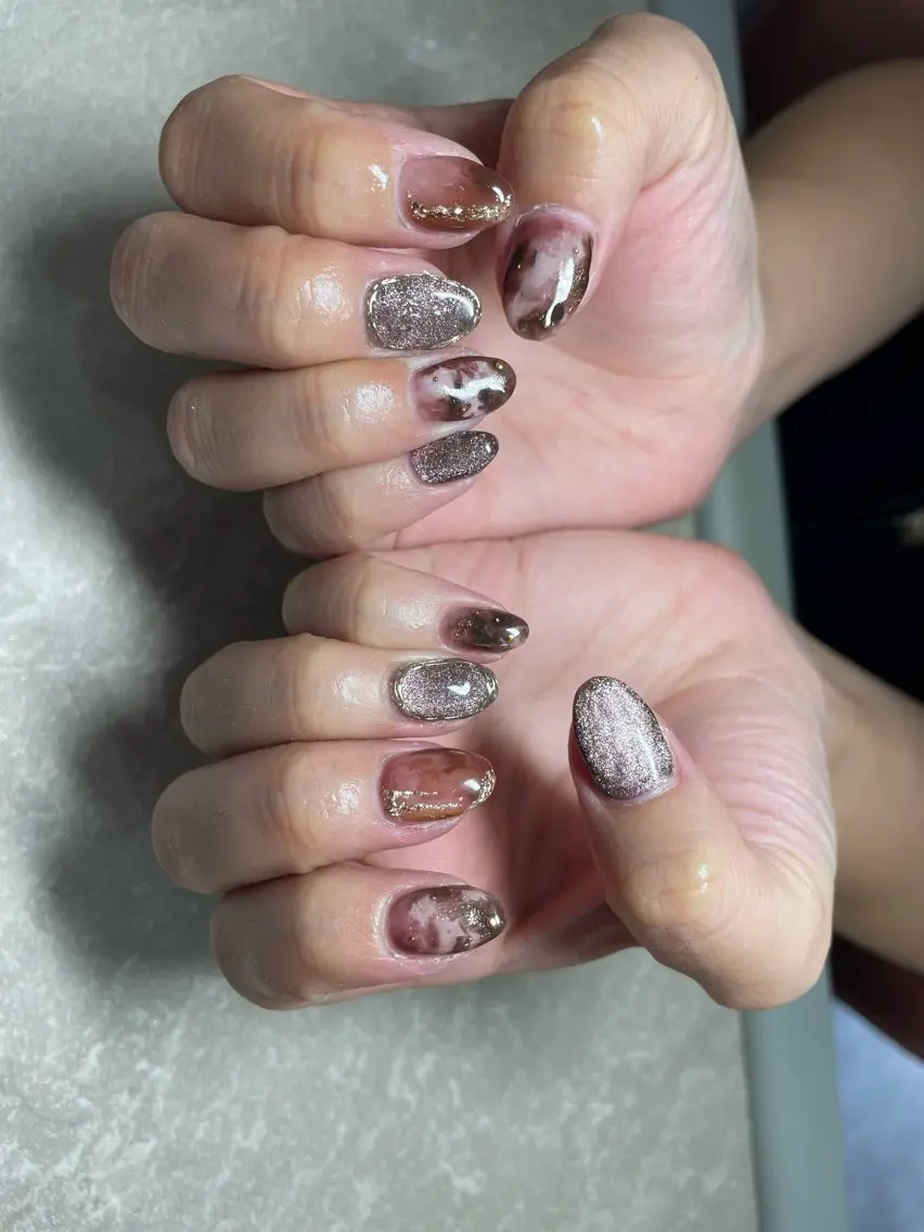 ネイル LAVISH 大和店 emi・:*+のネイルデザイン
