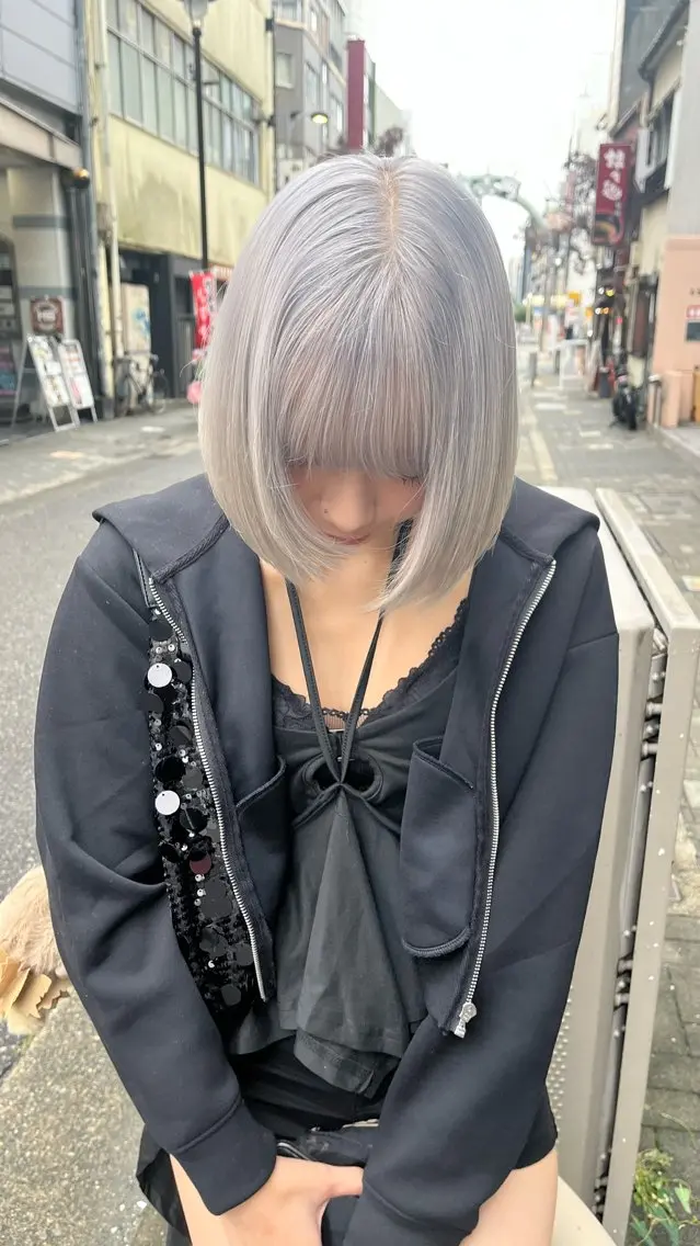 カラー ブリーチ 透明感カラー ハイトーンカラー シルバー ホワイトシルバー ヘアカラー ブリーチ/ハイトーン 名古屋栄 リカのヘアスタイル