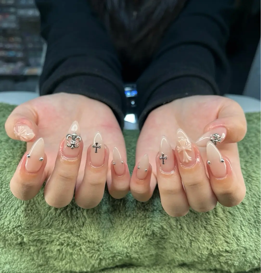ネイル 長さ出し ハンドネイル フットネイル MHR nailのネイルデザイン