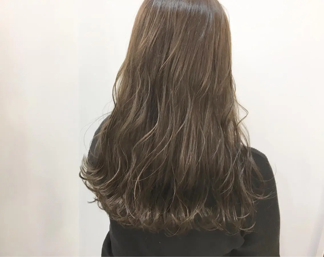 セミロング カラー アッシュ アッシュグレー 透明感カラー グレージュ ヘアカラー 鈴木 翔梧のヘアスタイル