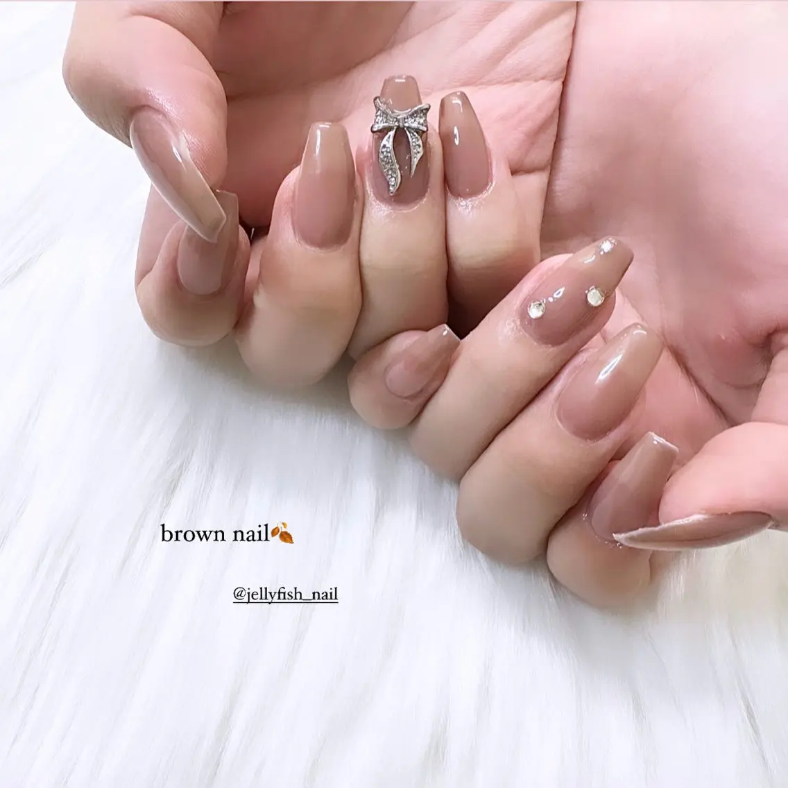 ネイル チークネイル キラキラネイル シンプルネイル ワンホンネイル ハンドネイル mignon nailのネイルデザイン
