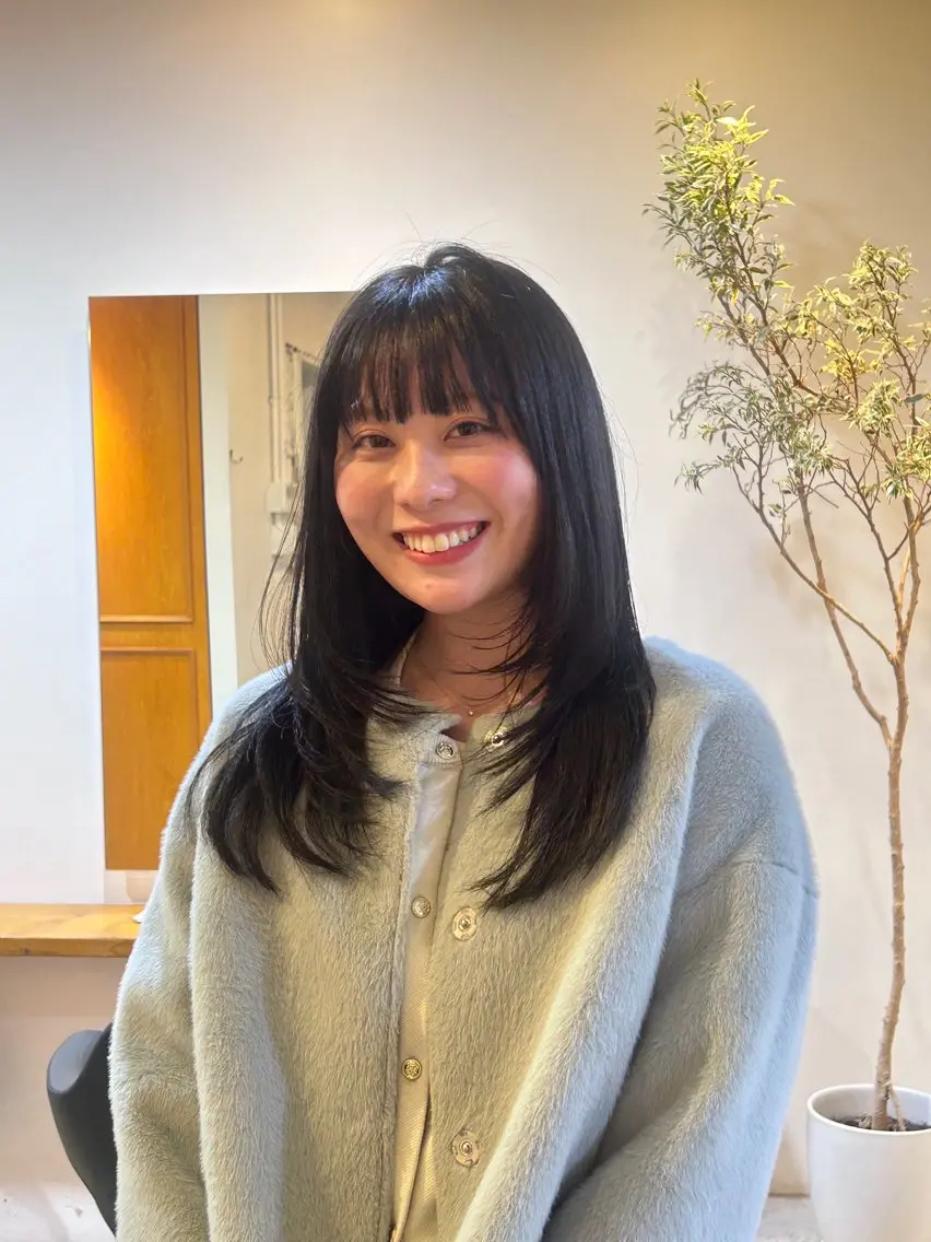 セミロング カラー カット ヘアカラー トリートメント ナチュラル大人っぽい スタイル　MAORIのヘアスタイル